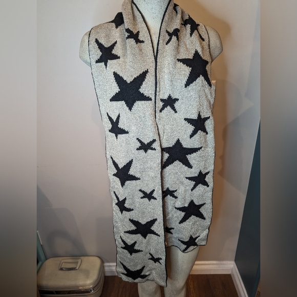 Aeropostale double sided reversible star scarf, black & silver - Picture 10 of 10